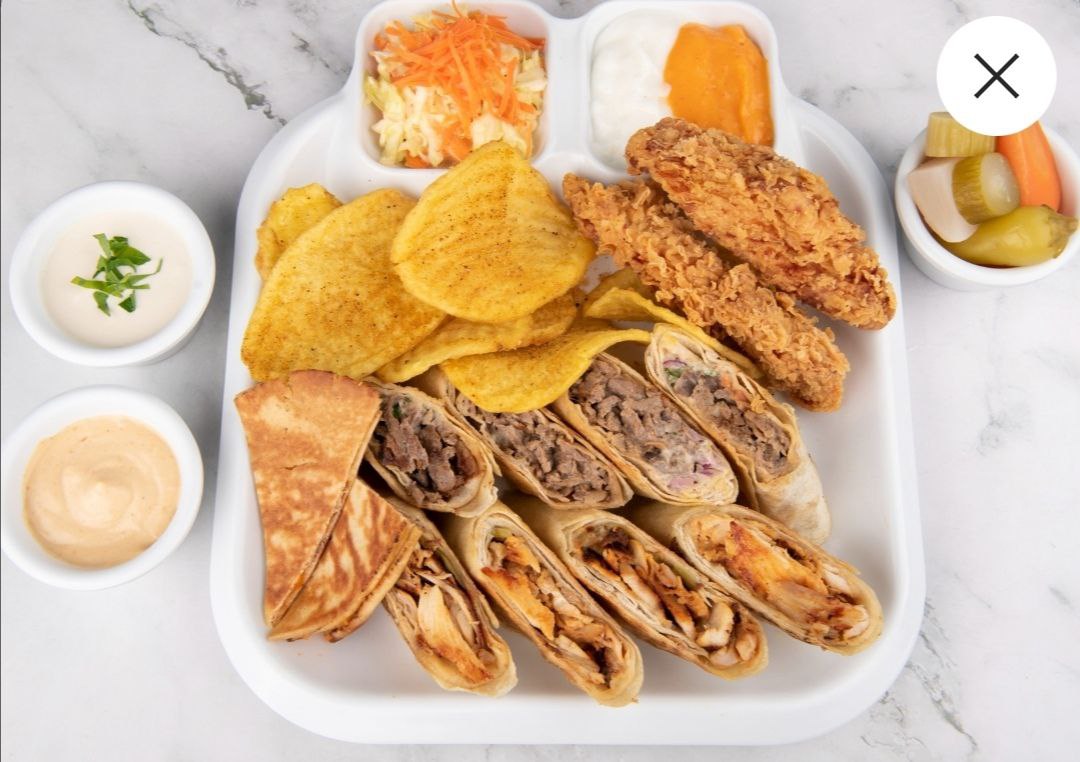 صحن شاورما دجاج و شاورما لحمة عربي عرض 