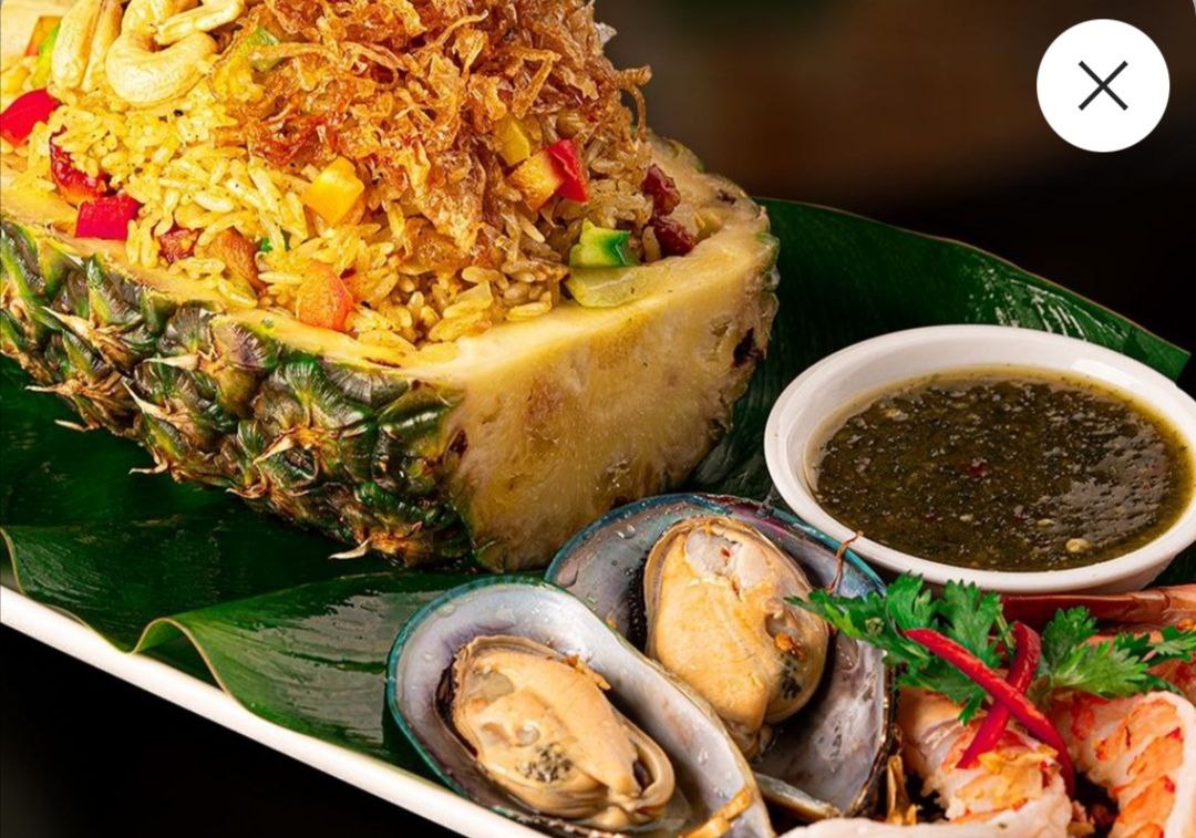 Khao Pad Sapparod Talay